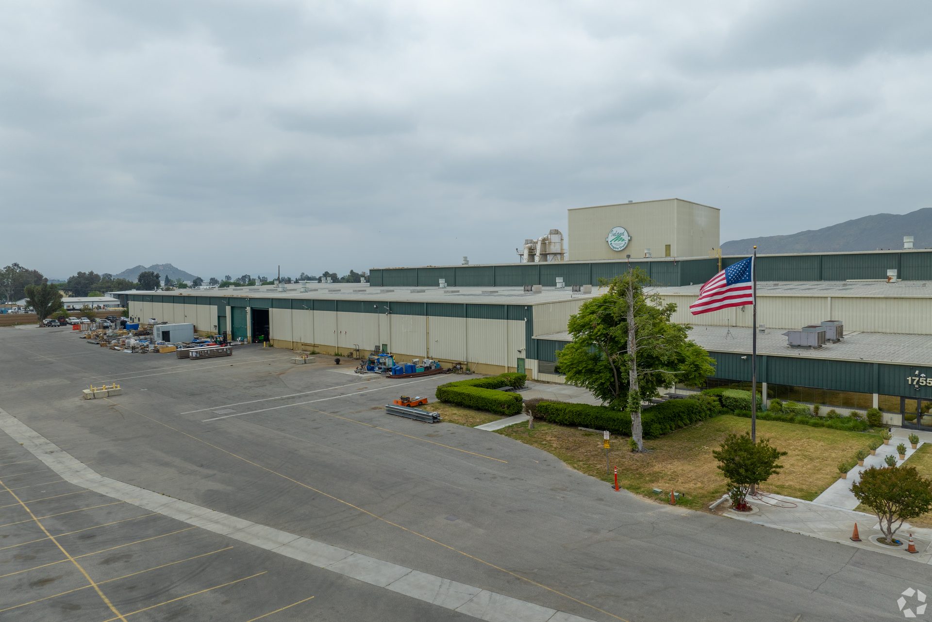 Building exterior and yard
